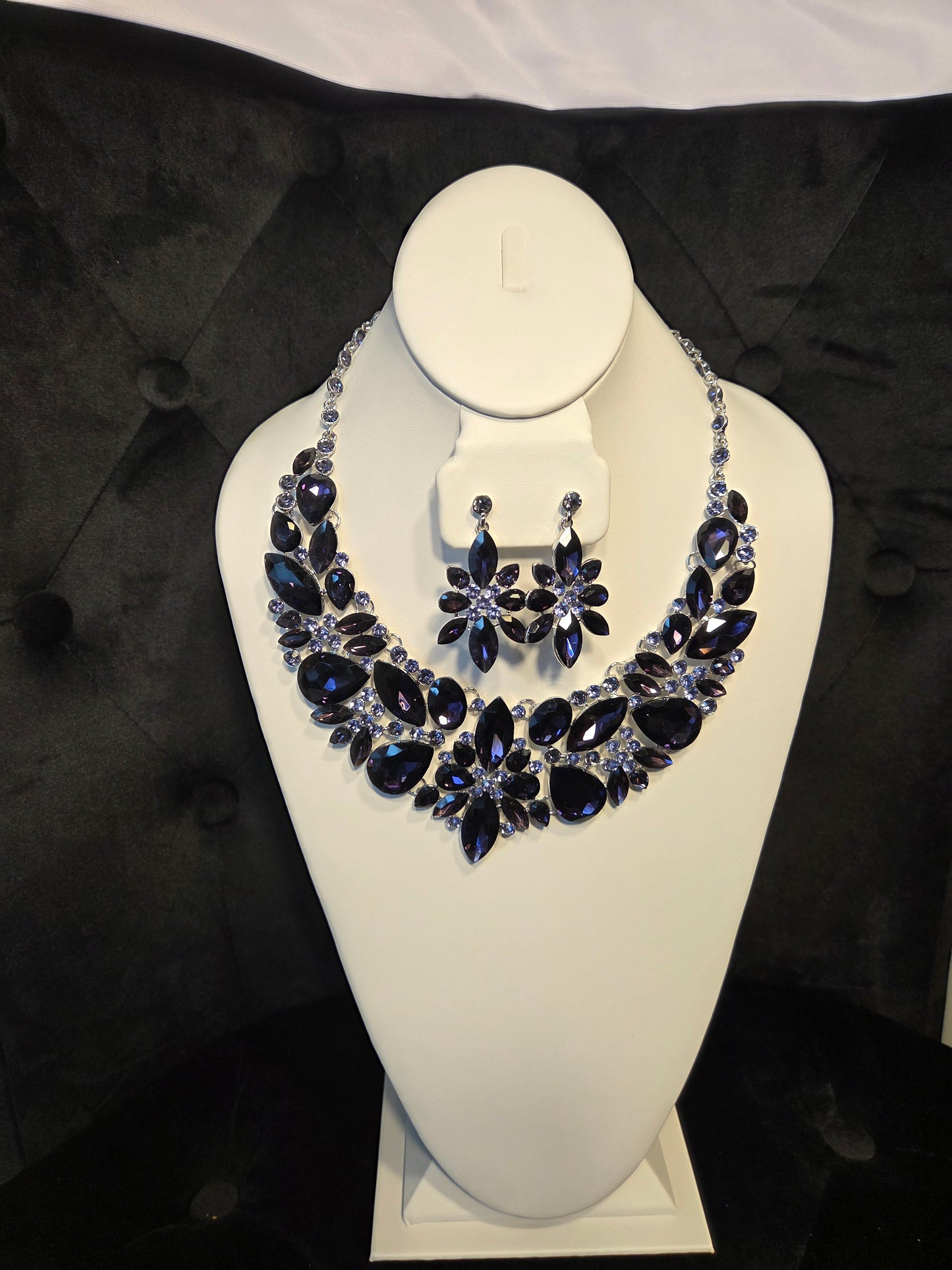 PURPLE CRYSTAL NECKLACE