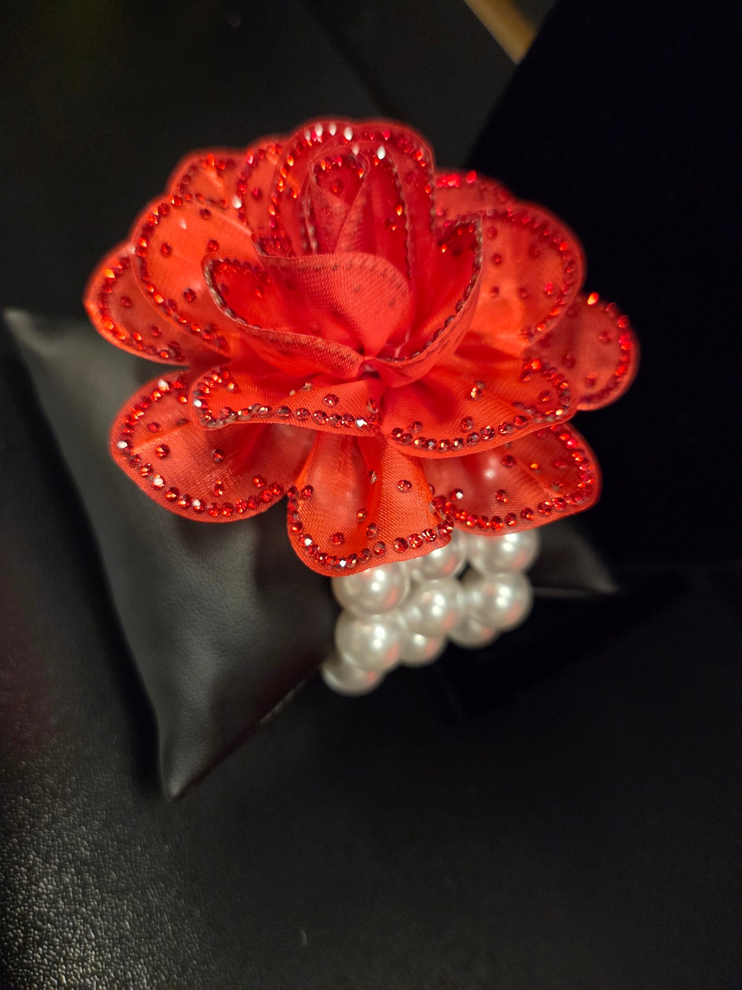 Radiant Red Floral Pearl Stretch Bracelet