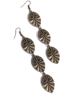 RUSTIC RANGE BRASS EARRING