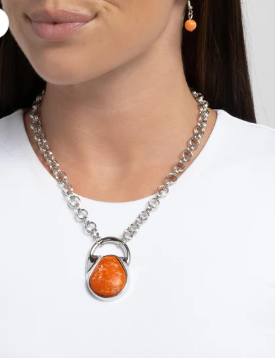 CHANGE OF COUNTRY ORANGE NECKLACE