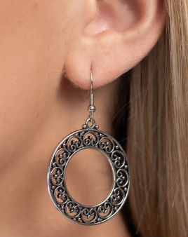 VINEYARD VALENTINE SILVER EARRING