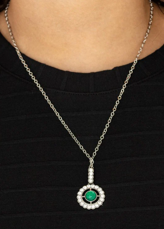 SPRINGTIME TWINKLE GREEN NECKLACE