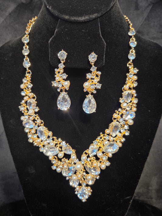 Gold Crystal & Pearl Necklace Set