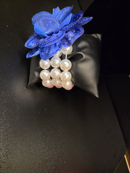 Royal Blue Floral Pearl Stretch Bracelet