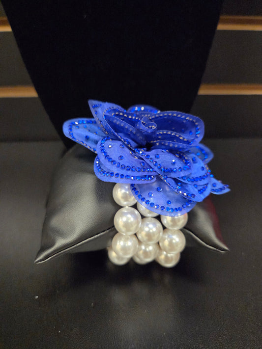 Royal Blue Floral Pearl Stretch Bracelet