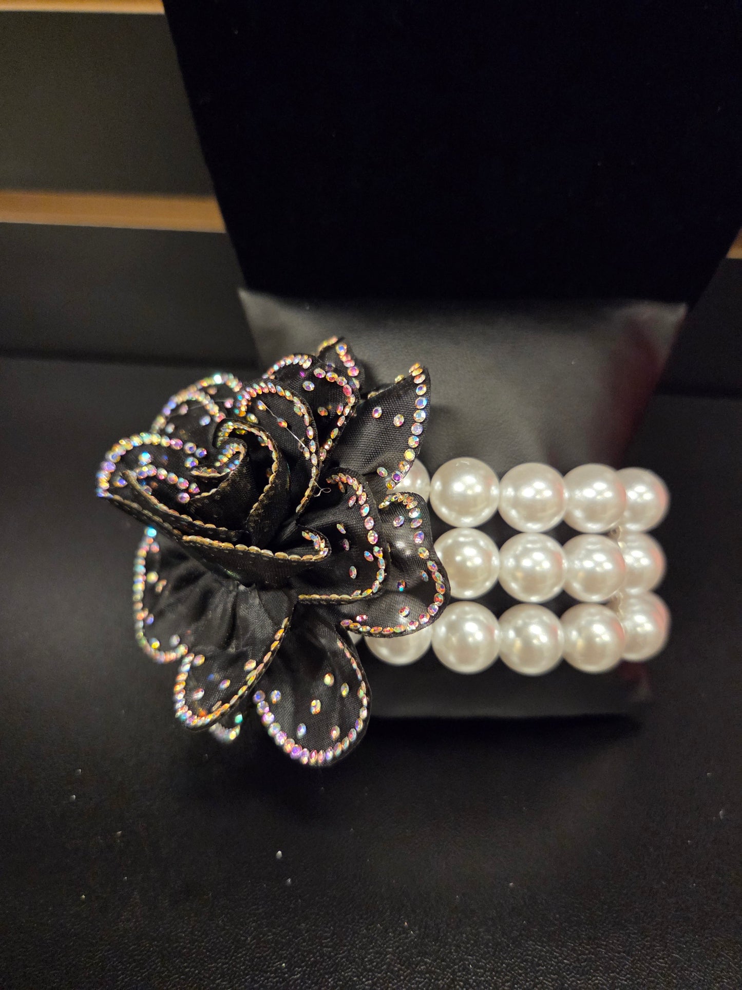 Midnight Bloom Black Floral Pearl Stretch Bracelet