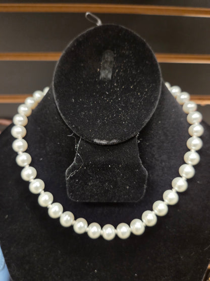 Classic Elegance White Single-Strand Pearl Necklace
