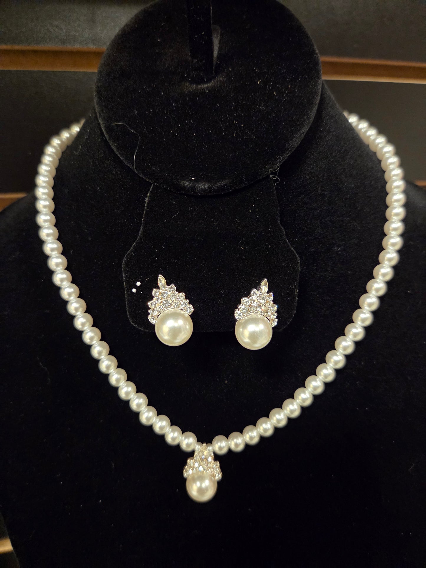 Classic Pearl & Rhinestone Drop Necklace Set