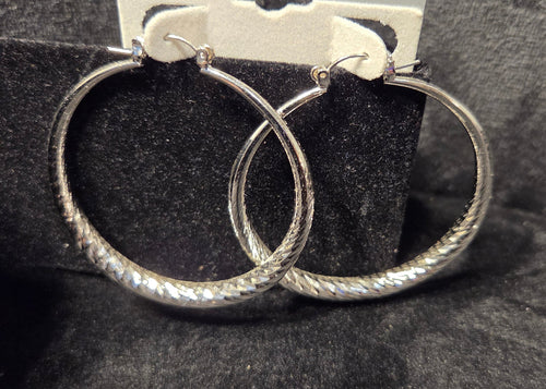 Silver Diamond-Cut Hoop Earrings