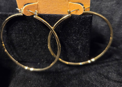 Classic Gold High-Polish Hoop Earrings