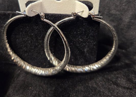 Silver Diamond-Cut Hoop Earrings