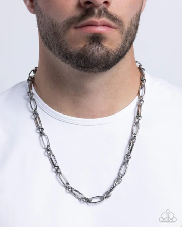 Trenchant Texture Silver Necklace