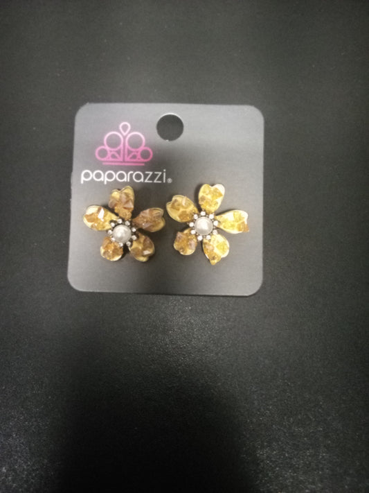 Yellow flower stud earrings