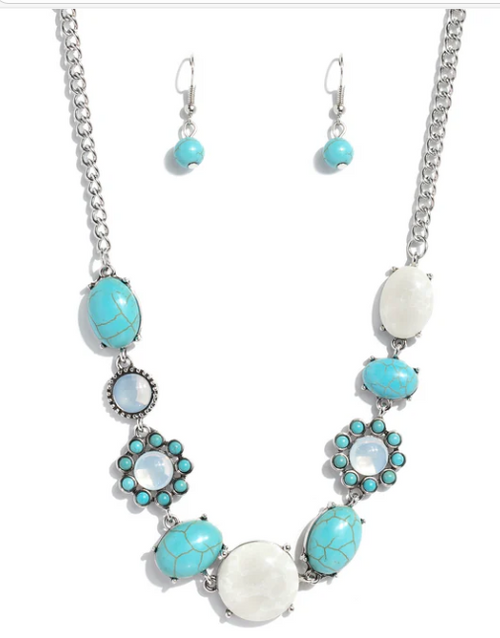COWBOY CATWALK BLUE NECKLACE