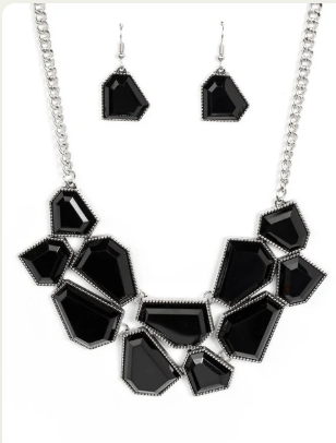 DOUBLE DEFACED BLACK NECKLACE