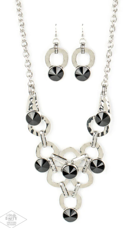 THE KARLA BLACK NECKLACE