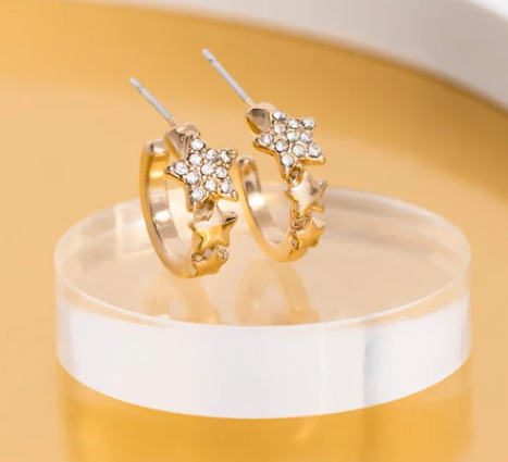 STARFISH SOWPIECE GOLD HOOP EARRING