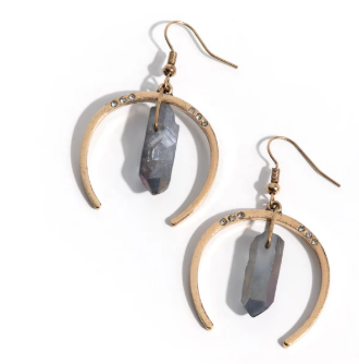MASTERFUL MODEL GOLD EARRING