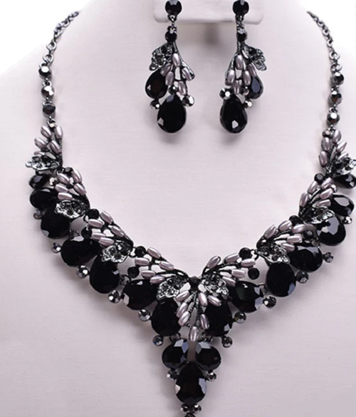 HEMATITE GRAY TEARDROP STONES AND PEARL FORMAL NECKLACE SET