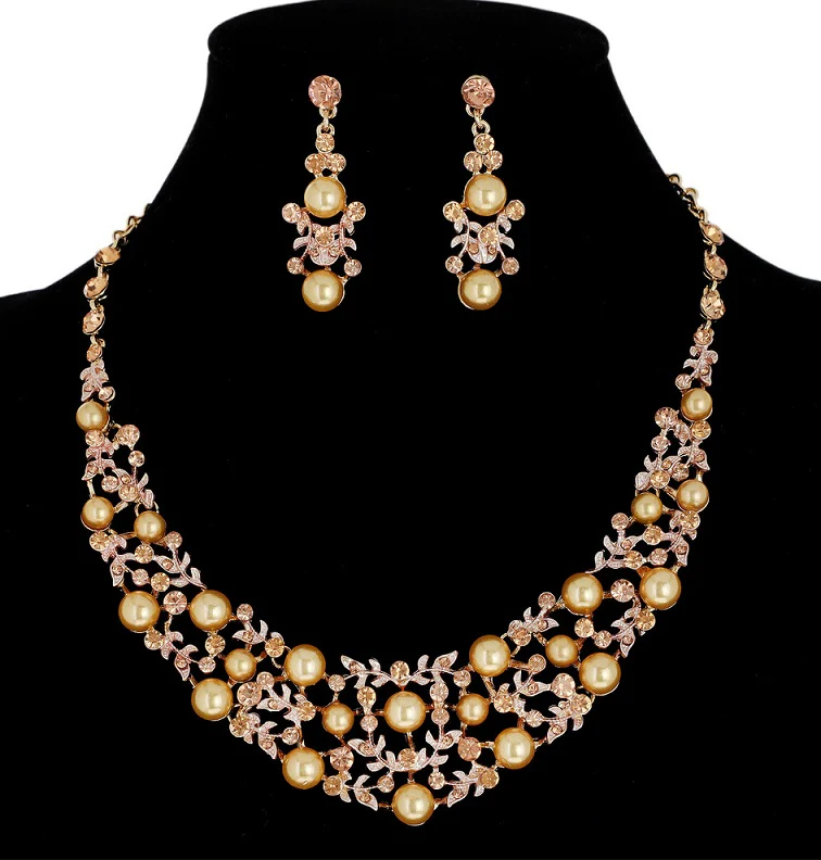 GOLD FLORAL NECKLACE SET GOLD STONES PEARLS
