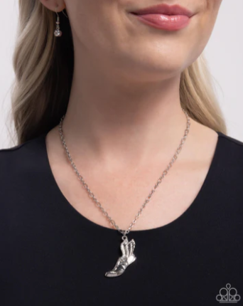 Dazzling Yard Dash Silver Necklace