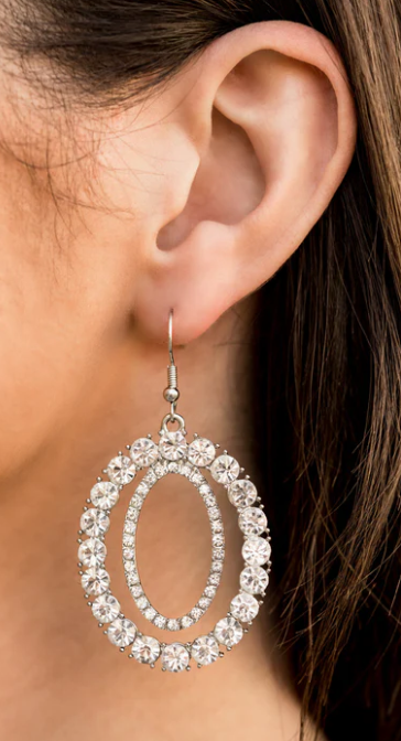 DELUXE LUXURY WHITE EARRING
