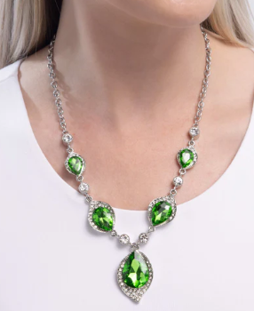SPADES OF SHIMMER GREEN NECKLACE