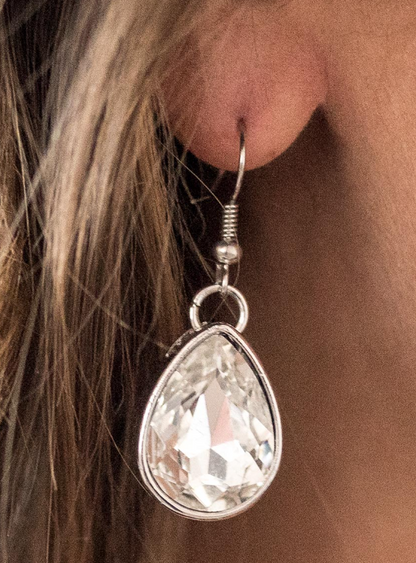 Show Stopping Shimmer White Necklace