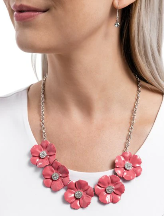 Floral Favor Pink Necklace
